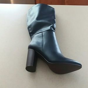 Navy blue boot brand new never worn